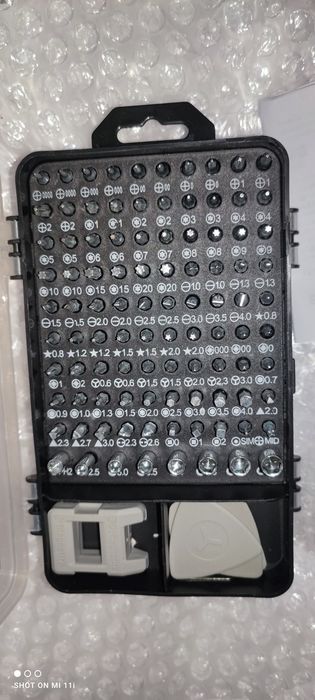 Sprzedaję śrubokręty 115w1