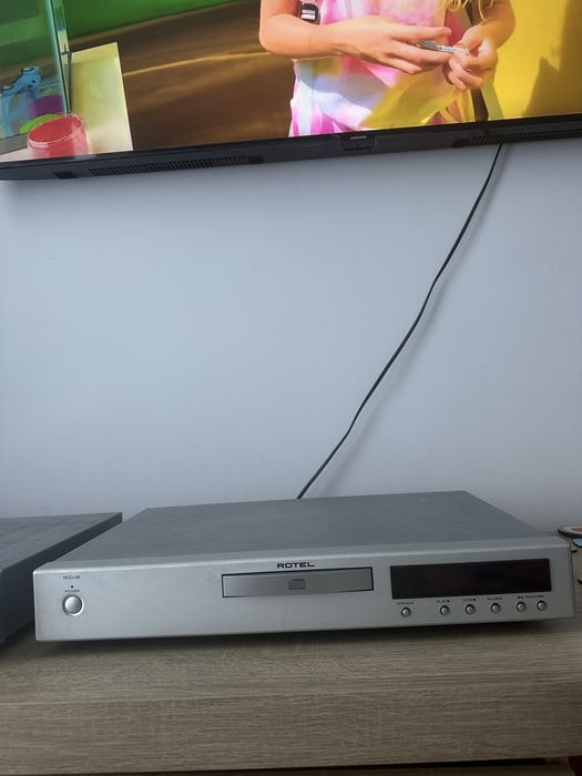 Odtwarzacz CD Rotel RCD 06 z pilotem