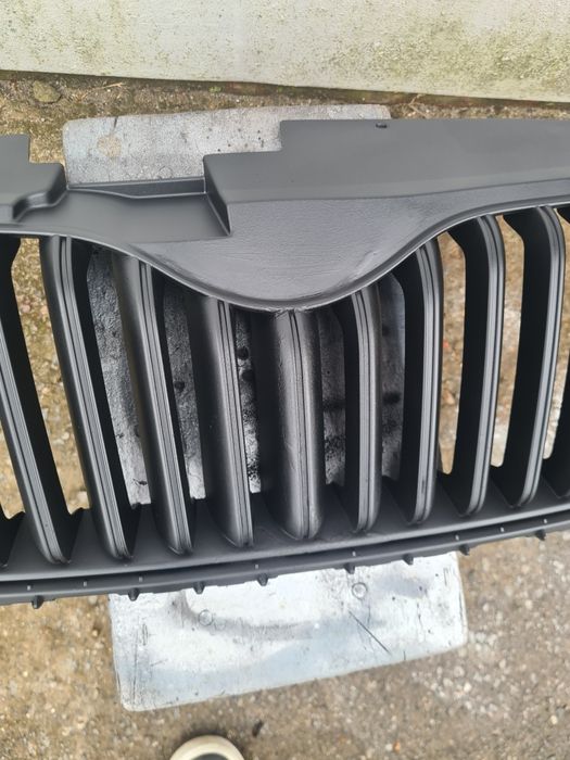 Решітка радіатора Skoda Yeti 2010-17