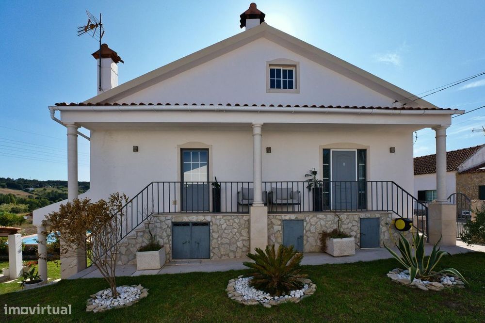 Moradia T5 Renovada com Piscina em Óbidos