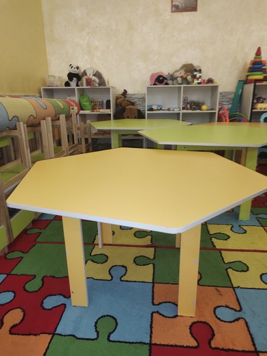 Продається комплект меблів для дитячого садка / дитячого центру