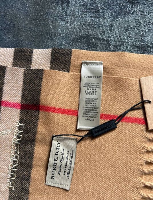 Szalik Burberry nowy