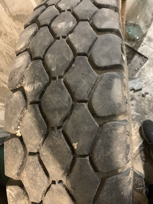 Продам шину 260/508