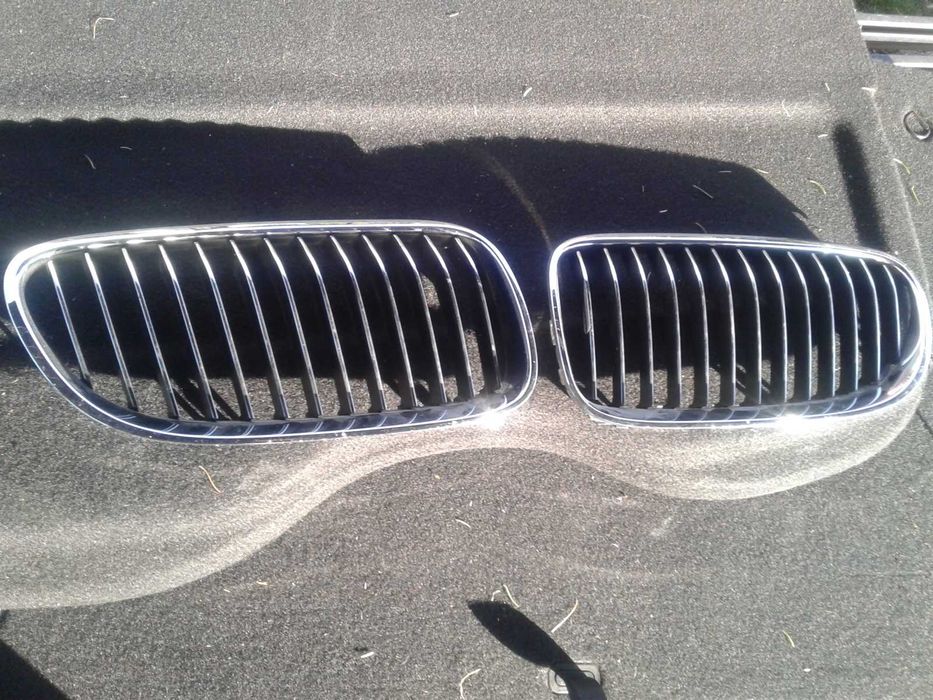 BMW 3 E92 Nerka Nerki Gril Atrapa Grill Zderzaka Przód Chrom