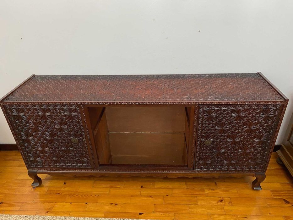 Aparador de sala trabalhado dos anos 60