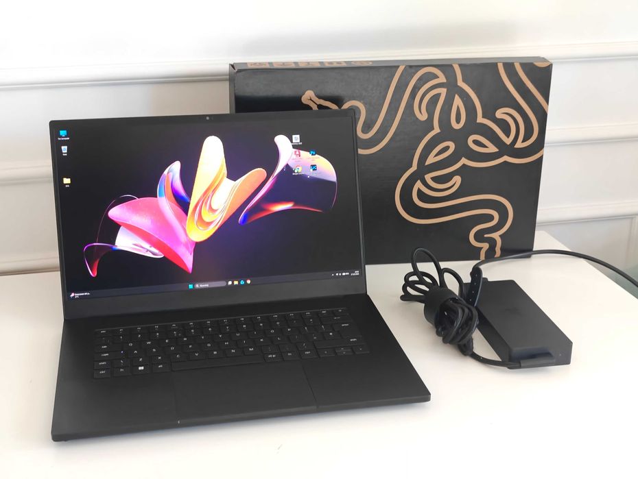 Laptop Razer Blade 15 2023 i7 13800H RTX 4070 32 gb 1TB Zadbany TANIO
