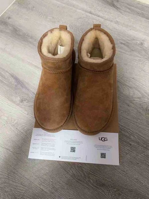 UGG Mini Lowmel 36