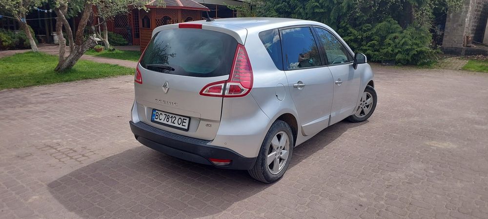 Авто Renault Scenic 2010р