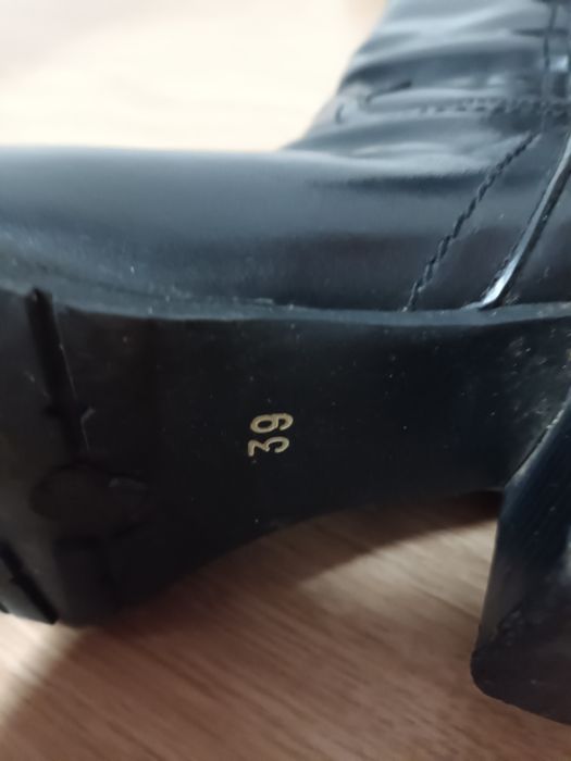 Botas em Vinil - No 39