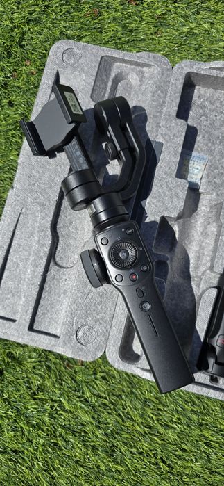 Estabilizador ZHIYUN SMOOTH4
Usado 2x.

Vendo pq não aguenta