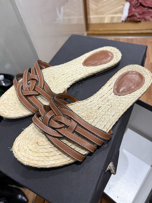 Тапочки шлепанцы mango