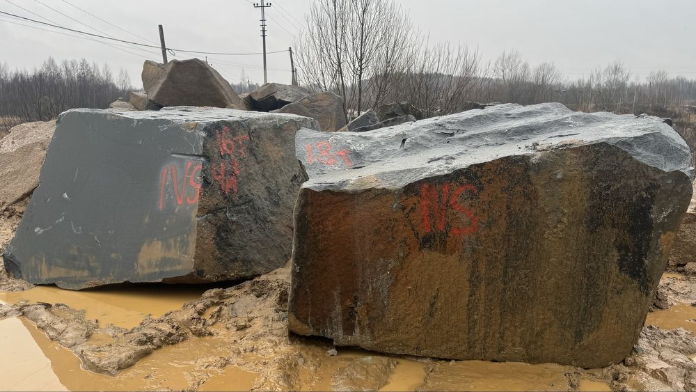 Блоки габро Буки