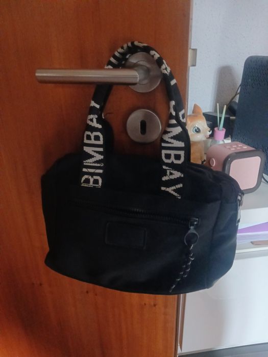 Mala preta bimbola