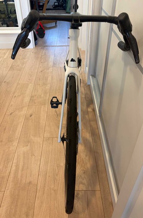 Canyon Aeroad CF SLX 8 (Última Geração) - Tam. L | DT Swiss ARC 1100 55mm (Última Geração)