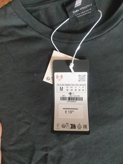 T-shirt preta zara