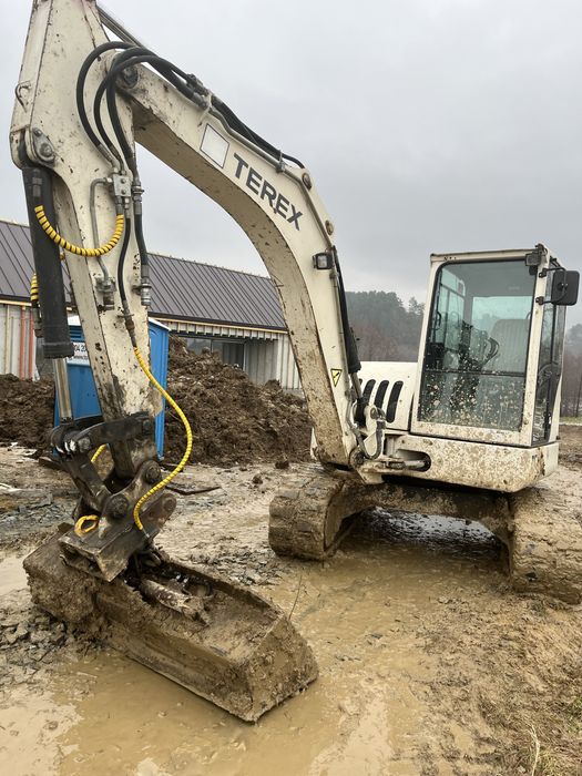 Usługi koparką , roboty ziemne  , kucie betonu