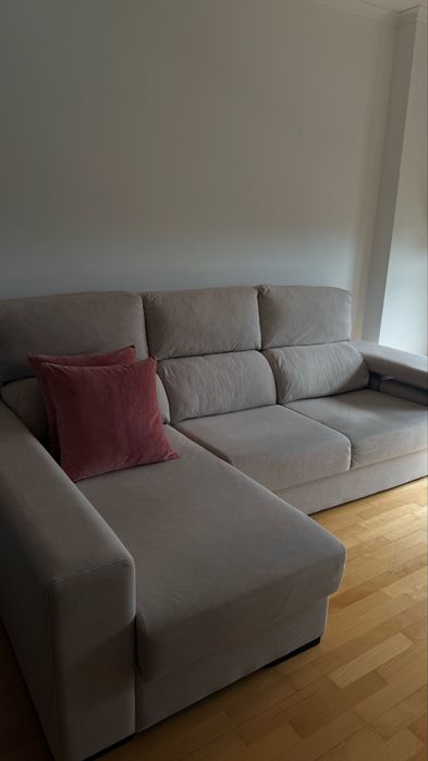 Sofa com chaise longue
