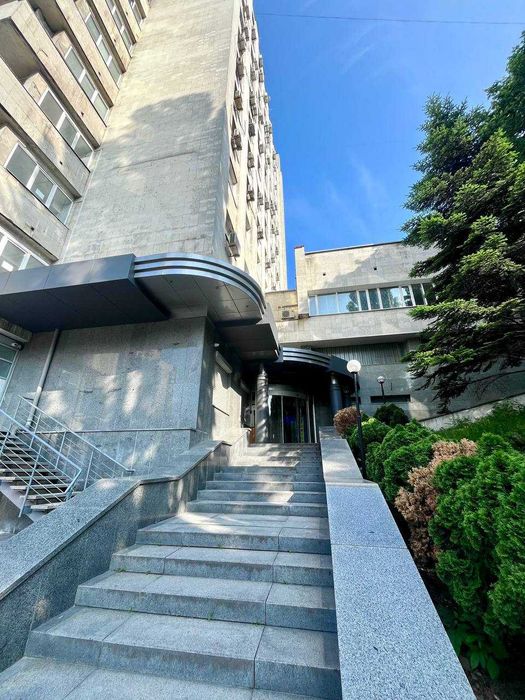 Оренда приміщення зі своїм санвузлом. 60м². Звіринецька метро. 400 грн/м²