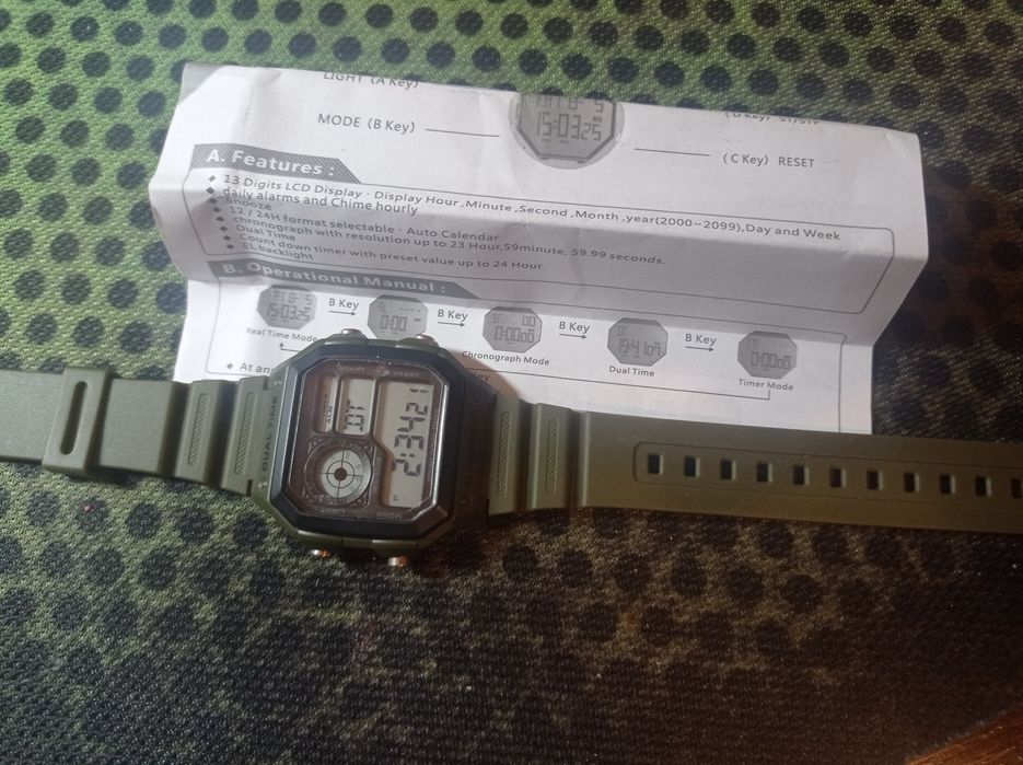 Нові годинники.У плівці.