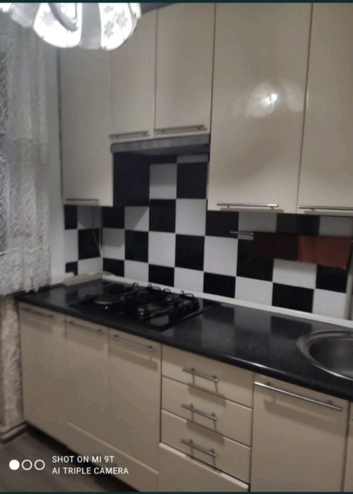 Здам 2 ком квартиру в районній Червоної гори. З А/О.         тячого св