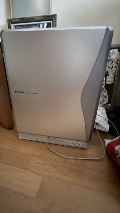Продам повітряочищувач Daikin