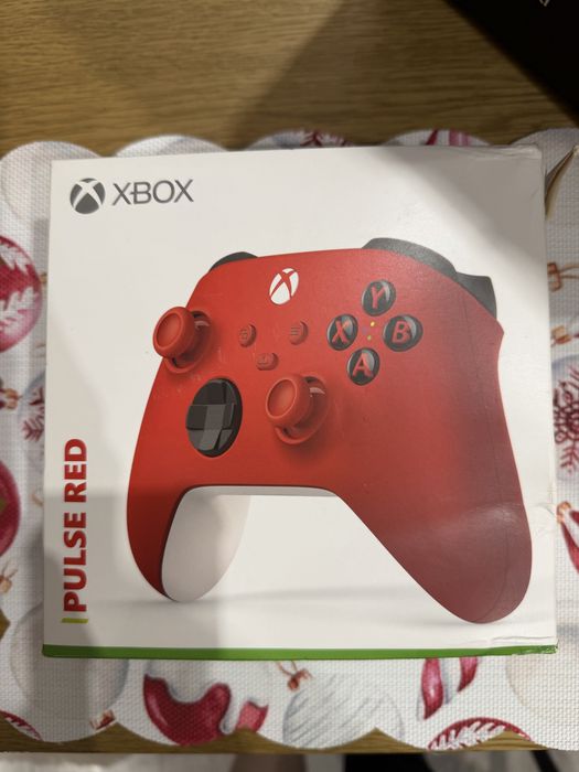 Kontroler Xbox - pulse red