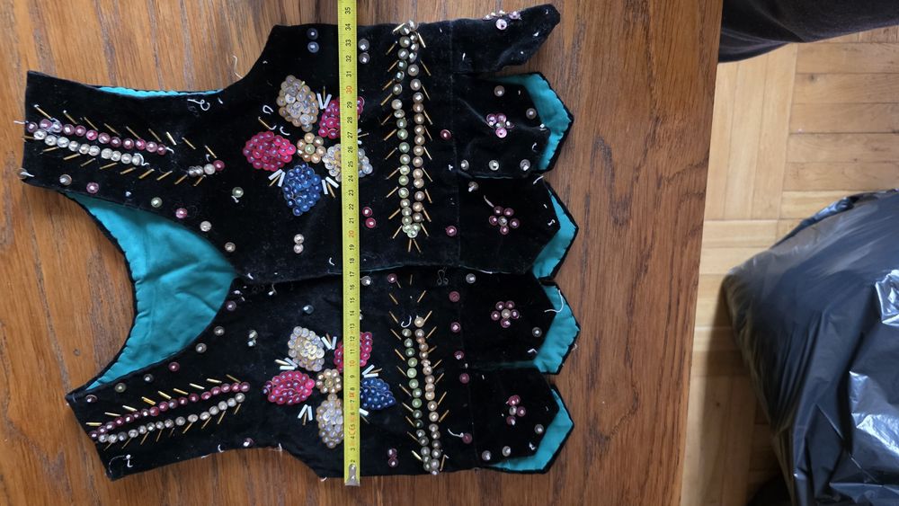 Serdaczek wyszywany cekinami