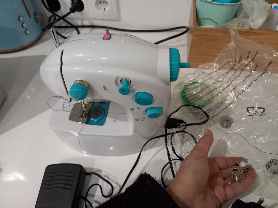 Maquina de costura manual
