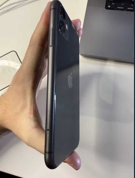 Продам IPhone 11