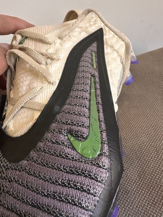 Chuteiras Nike Phantom 6 Mamba 42