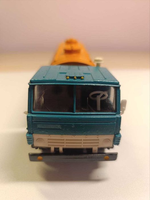 КамАЗ-53212 «Молоко» Масштабная модель грузового автомобиля 1:43