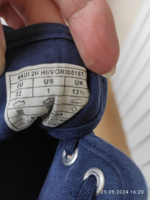 Кеды на мальчика фирме levis размер 32