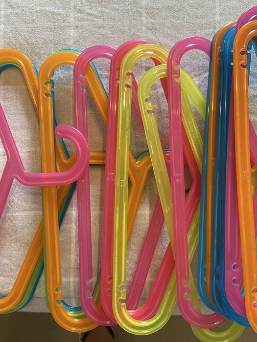 Cabides para quarto de menina varias cores total de 20