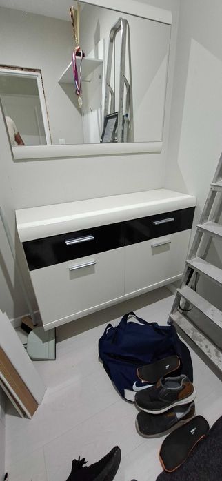 Komplet mebli do przedpokoju