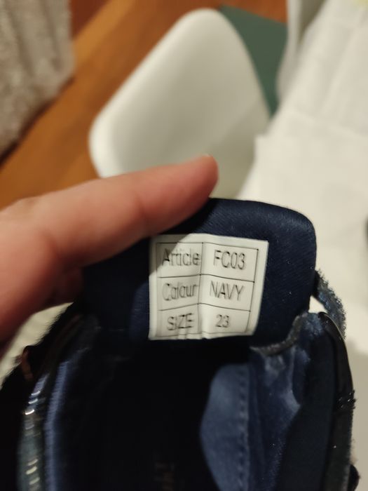 Bota para menina azul marinho, número 23