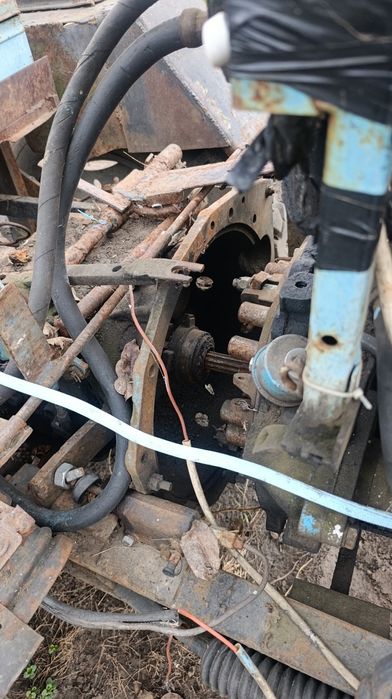 Трактор з двигуном т40