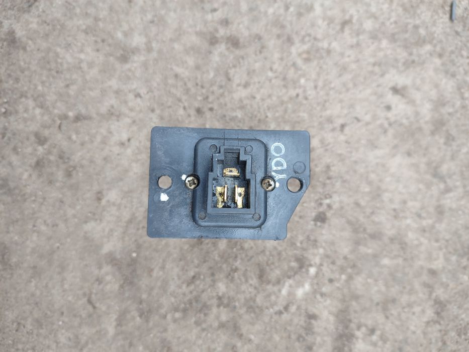 Продам резистор печки на hyundai santa fe 1