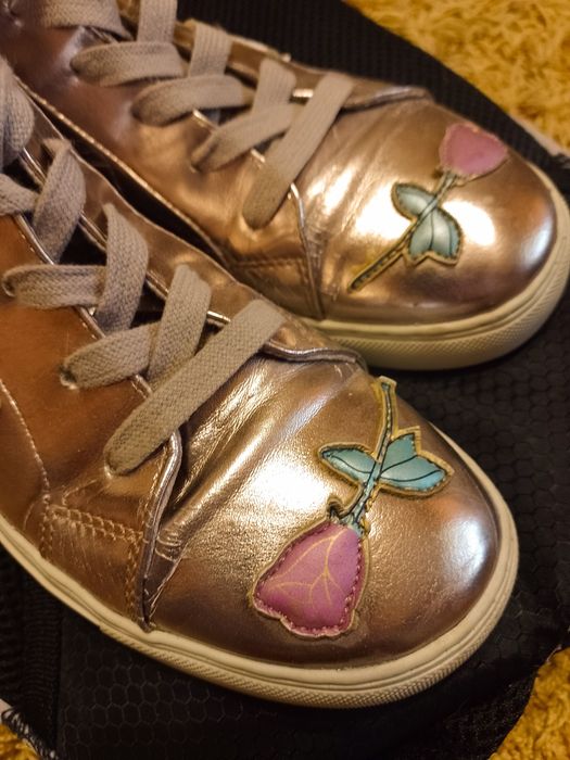 Продам кеди на дівчинку