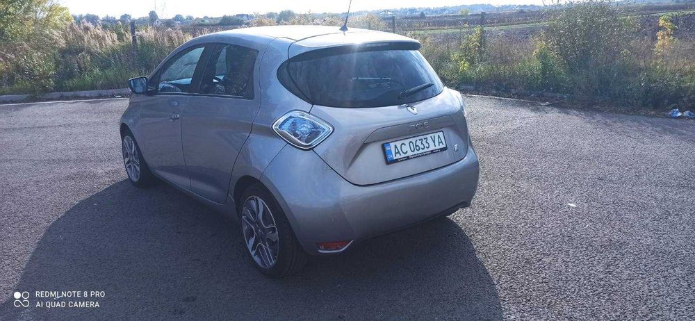 Автомобіль Рено зоє