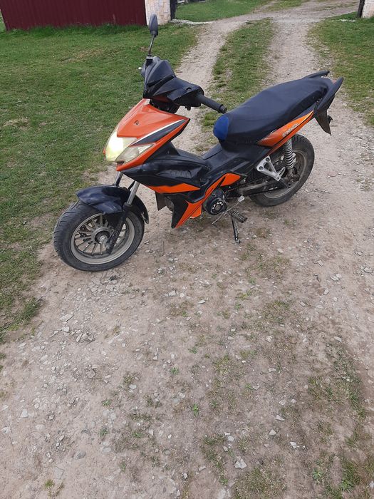 Спарк 125куб.стан нормальний находу