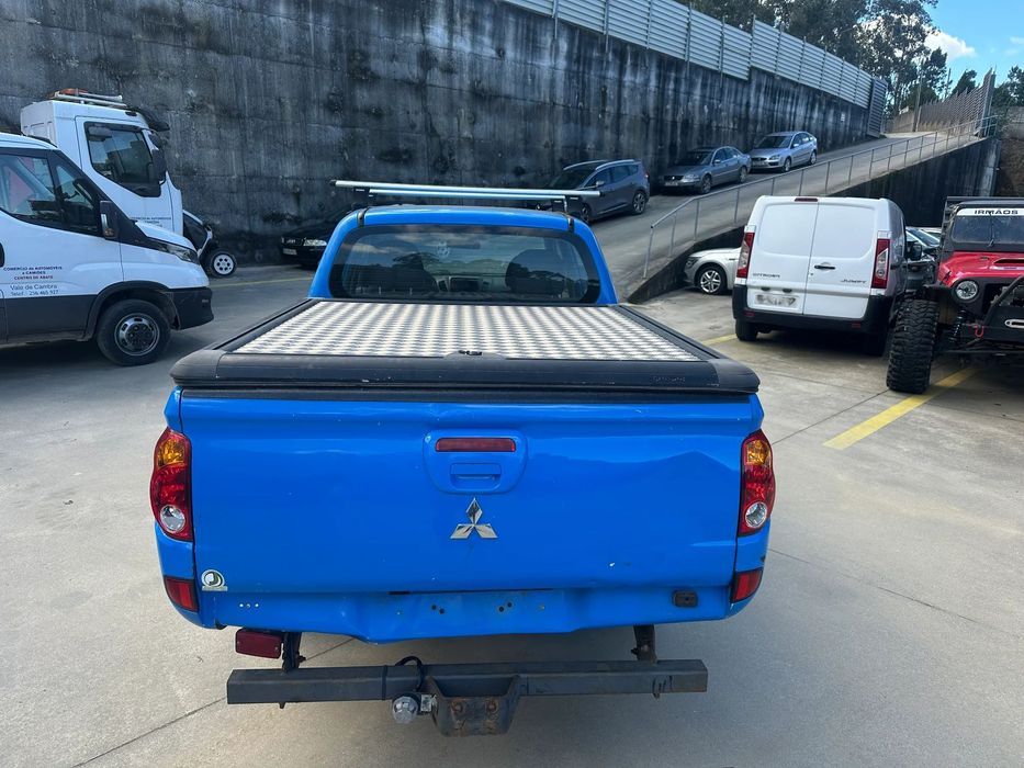 MITSUBISHI L200 2.5 DI-D 136 CV STRAKAR DE 2015 (CENTRO DE ABATE)