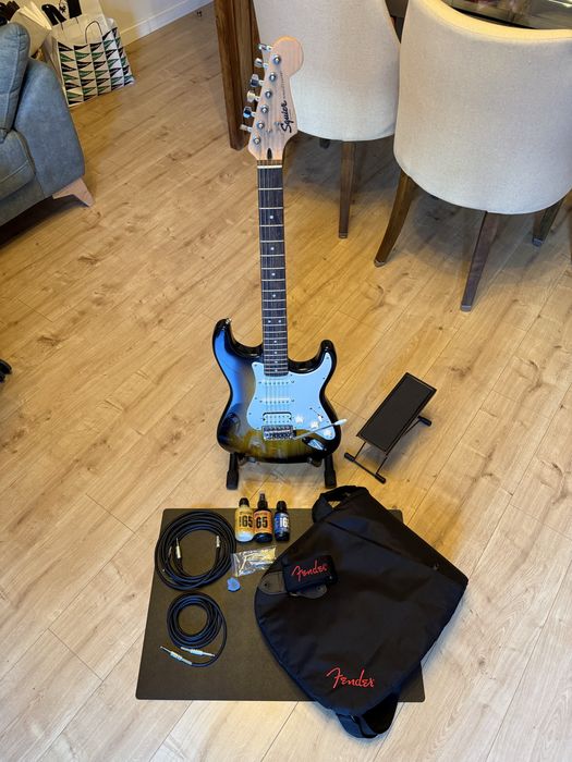 Fender Squire Squier Bullet Strat HSS BSB