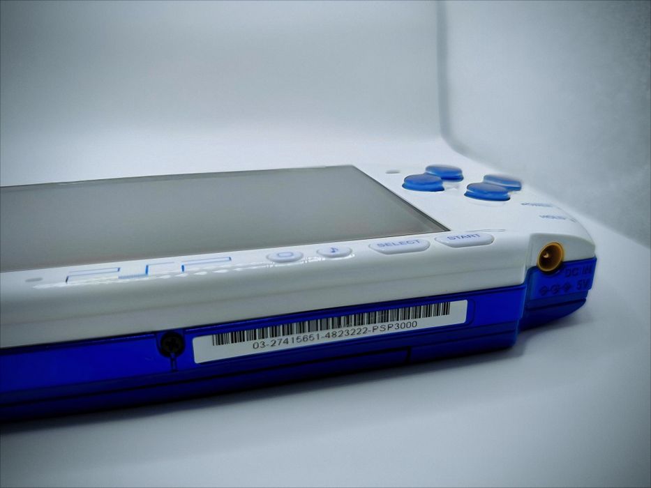 PSP 3000 White Blue