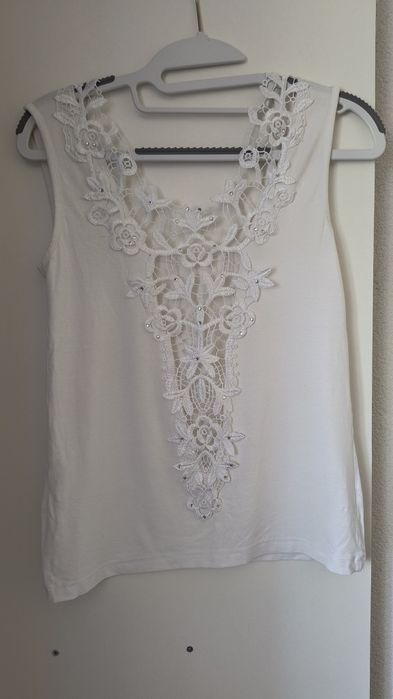 Biała bluzeczka z koronką