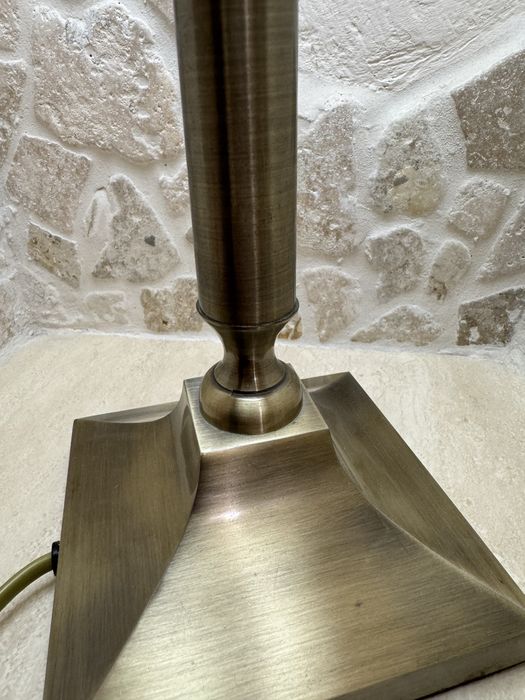 Lampka nocna stołowa