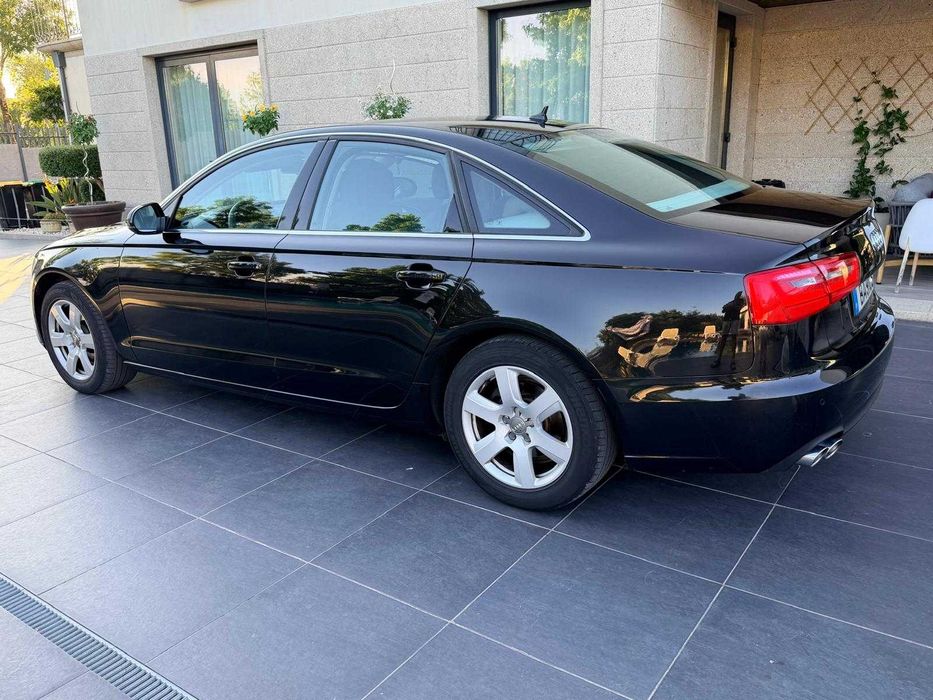 Audi A6 2.0 TDI Sport / estofos em Alcântara e pele / Excelente estado