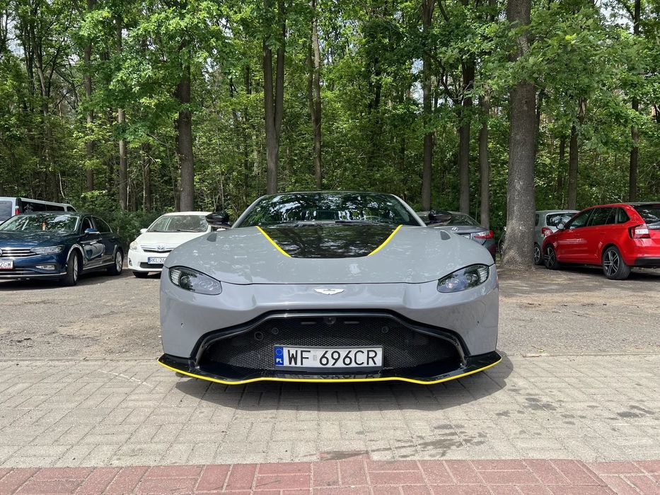 Aston Martin Vantage Aston Martin Vantage (2021)