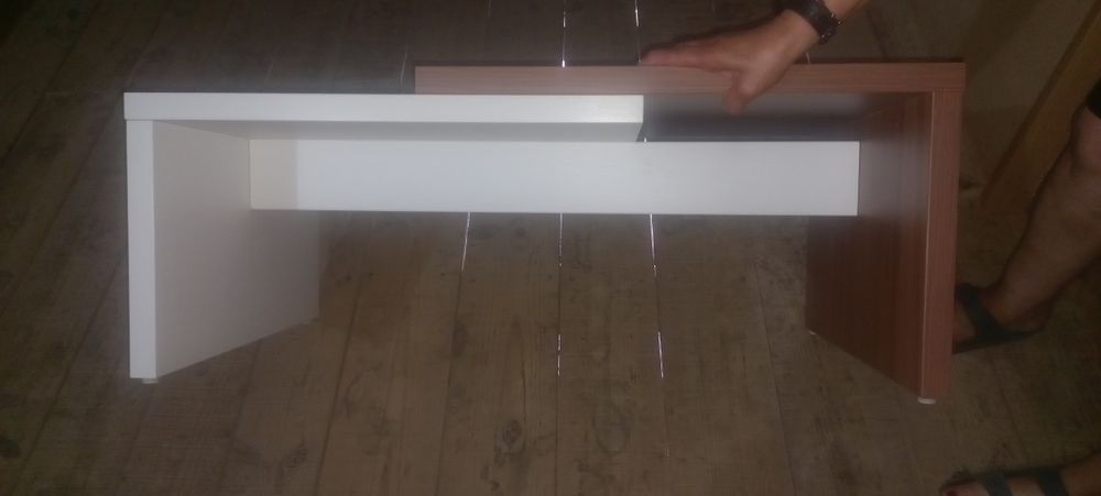 Mensa pequena de  centro de sala