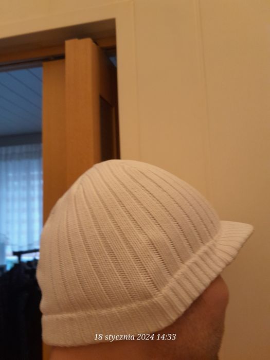 Czapka H&M biała plus szara