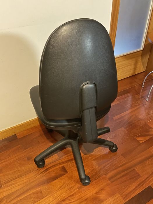 Cadeira de escritório giratória